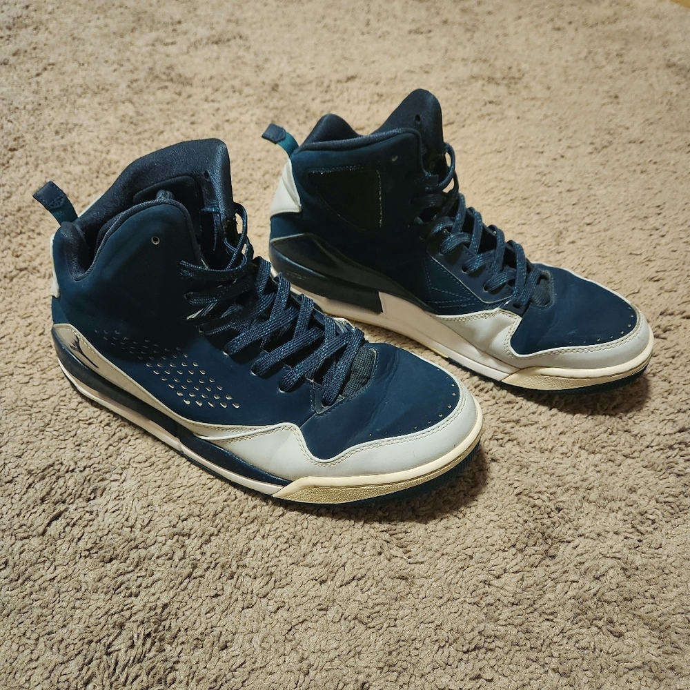Jordan Flight SC-3